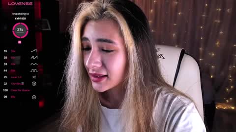 Snapshot of darlabelle chatting on 01.31.25 Belle online show from 01.31.25