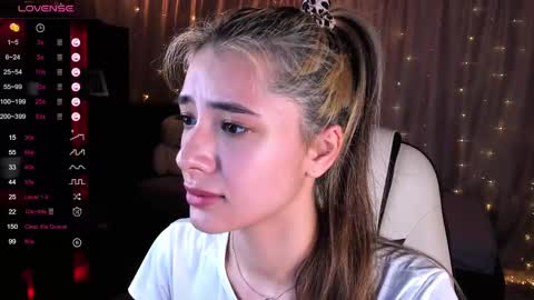 Snapshot of darlabelle chatting on 02.13.25 Belle online show from 02.13.25