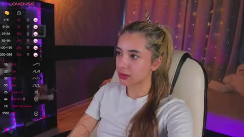 Snapshot of darlabelle chatting on 03.07.25 Belle online show from 03.07.25