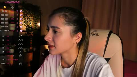 Snapshot of darlabelle chatting on 09.29.25 Belle online show from 09.29.25