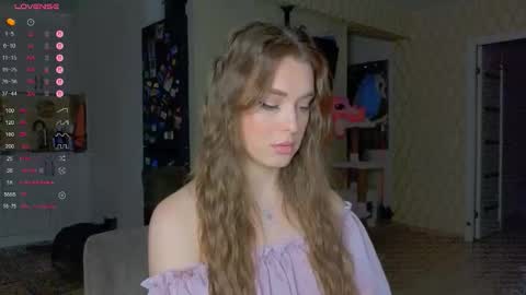 Darlina online show from 10.22.25