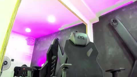 Darling online show from 10.24.25