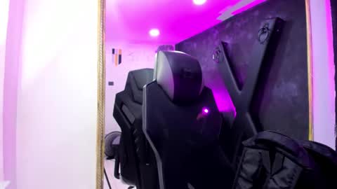 Darling online show from 11.17.25