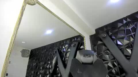 Snapshot of darlingbdsm_ chatting on 06.15.26 Darling online show from 06.15.26