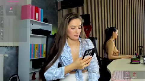 Snapshot of daryastars chatting on 02.28.26 Darya online show from 02.28.26