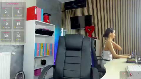 Snapshot of daryastars chatting on 06.20.26 Darya online show from 06.20.26