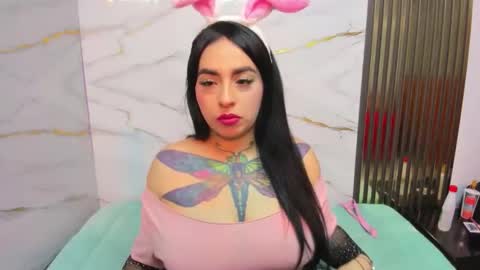 Snapshot of dashamiller_ chatting on 11.27.25 dashamiller_ online show from 11.27.25