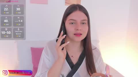 Snapshot of dashanovikov chatting on 12.18.25 Dasha online show from 12.18.25