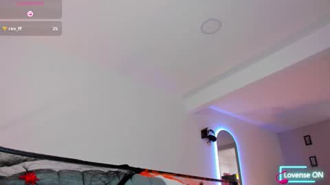 Snapshot of dass_roman chatting on 10.29.25 Dass Roman online show from 10.29.25