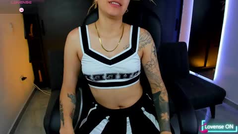 Snapshot of dass_roman chatting on 05.30.26 Dass Roman online show from 05.30.26
