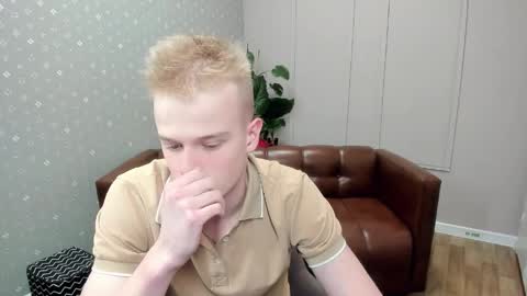 Snapshot of dattouz chatting on 04.11.26 Jossif online show from 04.11.26