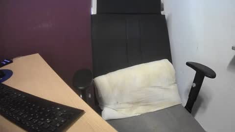 Snapshot of dauergeiil chatting on 01.13.25 dauergeiil online show from 01.13.25