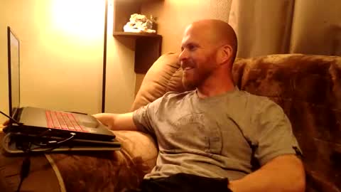 Snapshot of dave8404 chatting on 04.17.26 Dave online show from 04.17.26