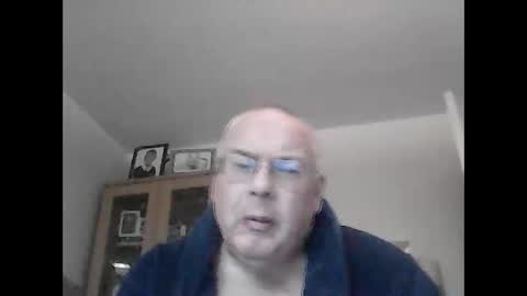 Snapshot of daveandp chatting on 12.18.25 Dave online show from 12.18.25