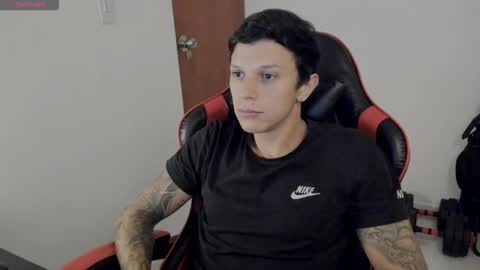 Snapshot of davebroww chatting on 10.07.25 Dave Brown online show from 10.07.25