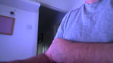 davesu12345 online show from 02.10.25