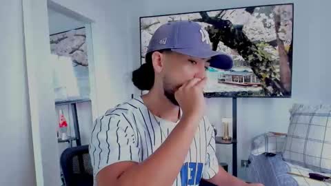 Hey im David that loves to explore and speak their fantasies. Very open talktative and nice. Feel free to chat with me online show from 03.12.26