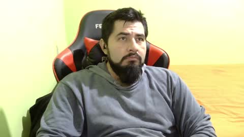 Snapshot of daviddelz chatting on 12.02.24 David online show from 12.02.24