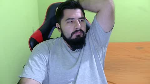 Snapshot of daviddelz chatting on 12.24.24 David online show from 12.24.24