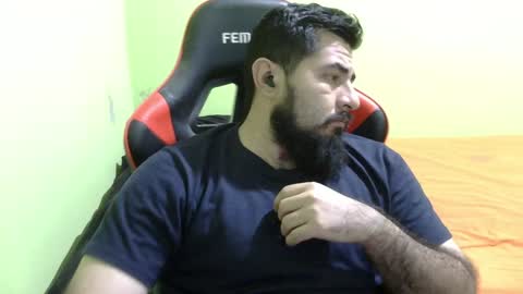 Snapshot of daviddelz chatting on 12.25.24 David online show from 12.25.24