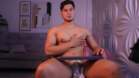 Snapshot of davies_brown chatting on 04.22.26 Davies brown schedule 12pm to 5pm col time online show from 04.22.26