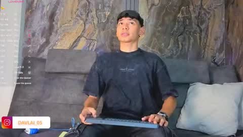 Snapshot of daviid_laid_ chatting on 04.18.26 David online show from 04.18.26