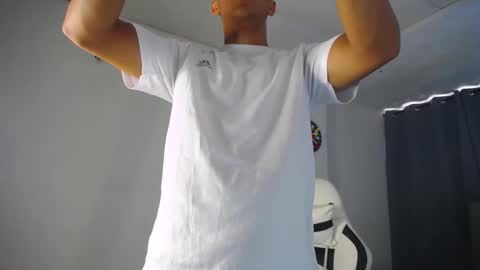 Snapshot of davisito7 chatting on 12.09.24 David Angel online show from 12.09.24