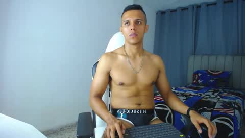 Snapshot of davisito7 chatting on 01.30.25 David Angel online show from 01.30.25