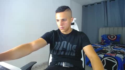 Snapshot of davisito7 chatting on 02.10.25 David Angel online show from 02.10.25