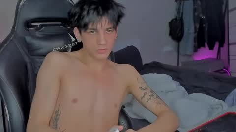 davis online show from 01.24.25