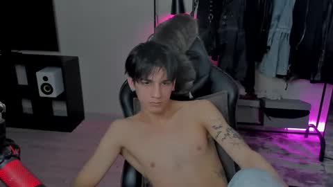 davis online show from 02.17.25