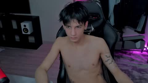 davis online show from 02.23.25