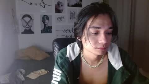 Snapshot of davoxer chatting on 10.19.25 davoxer online show from 10.19.25