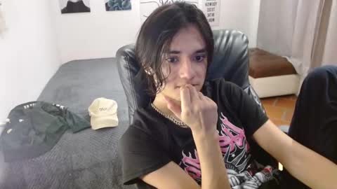 Snapshot of davoxer chatting on 10.24.25 davoxer online show from 10.24.25