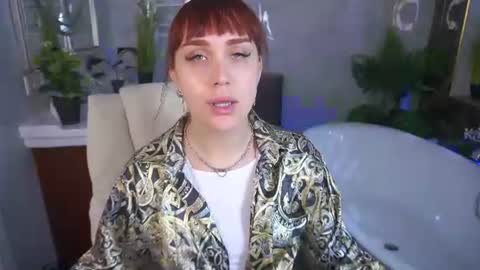 Snapshot of dawngwin chatting on 07.25.26 DawnGwin Sasha online show from 07.25.26