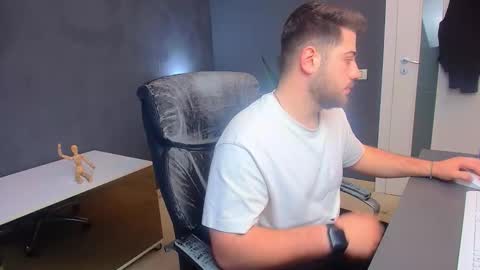 Snapshot of daxgreer chatting on 03.28.26 DaxGreer online show from 03.28.26