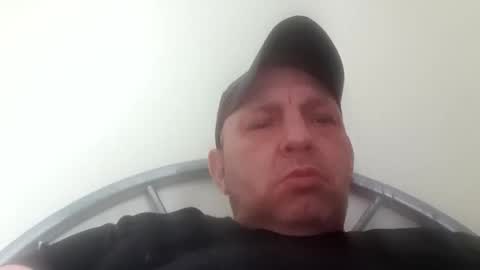 Snapshot of dazzaboxer chatting on 10.05.25 dazzaboxer online show from 10.05.25