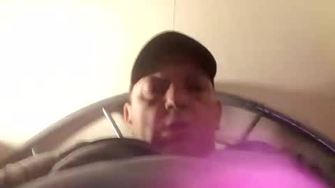 Snapshot of dazzaboxer chatting on 10.30.25 dazzaboxer online show from 10.30.25