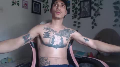 Snapshot of dazzayyy chatting on 12.22.24 dazzayy online show from 12.22.24