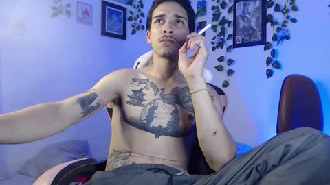 Snapshot of dazzayyy chatting on 01.13.25 dazzayy online show from 01.13.25