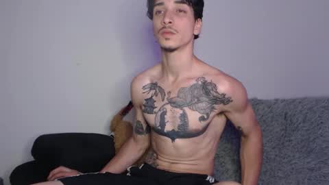 Snapshot of dazzayyy chatting on 10.15.25 dazzayy online show from 10.15.25