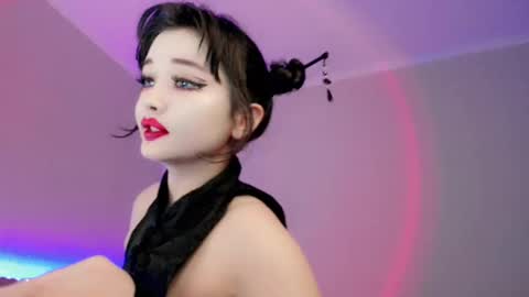 Snapshot of dazzl1ngfire chatting on 10.19.25 Natsumi online show from 10.19.25