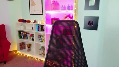 Snapshot of dd__shari chatting on 01.19.26 Shari online show from 01.19.26