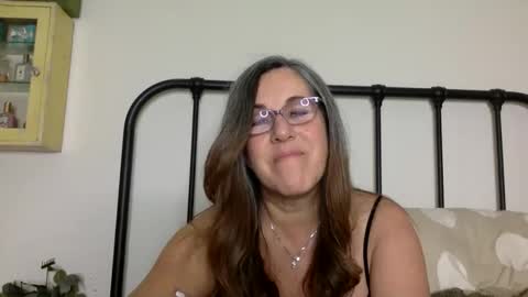 Snapshot of ddmolly chatting on 03.28.26 DDMolly online show from 03.28.26