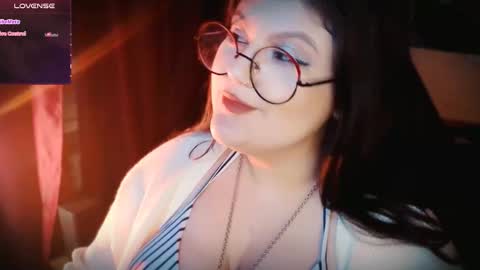 Snapshot of de_v1l chatting on 01.19.26 Luna online show from 01.19.26