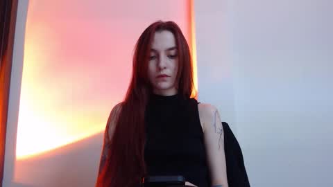 Snapshot of dead_girll chatting on 10.04.25 freak online show from 10.04.25