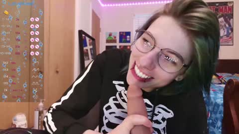 Snapshot of deadratsoup chatting on 01.08.25 Rat online show from 01.08.25