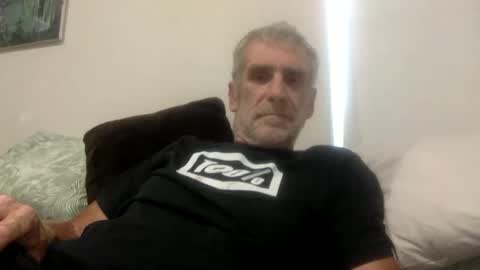 deanofflove221000 online show from 11.23.25