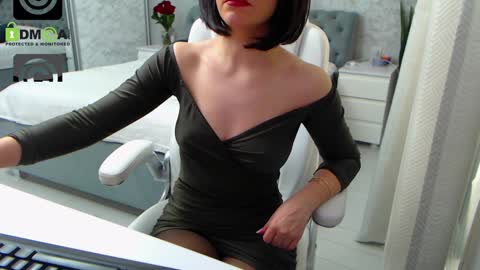 Elly online show from 01.07.25