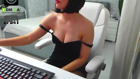 Elly online show from 09.17.25